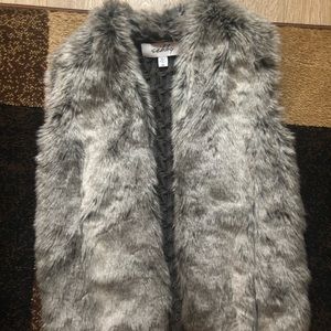 Fur vest